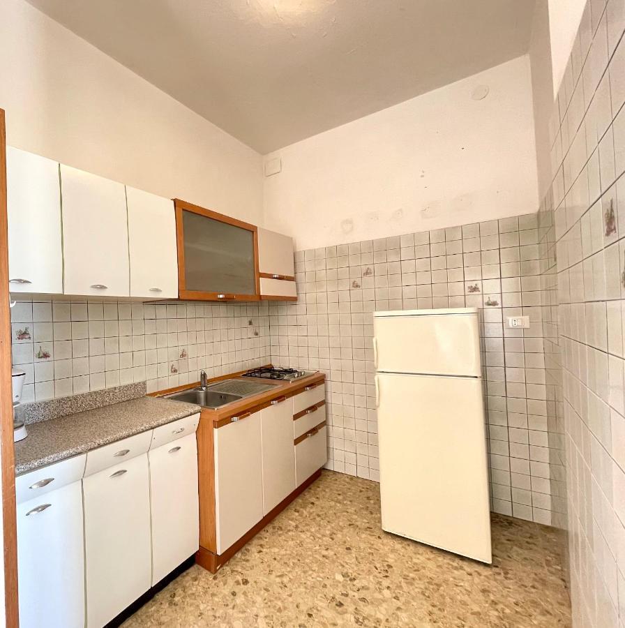 Villa Fronte Mare-Carraro Immobiliare Jesolo - Family Apartments Екстер'єр фото