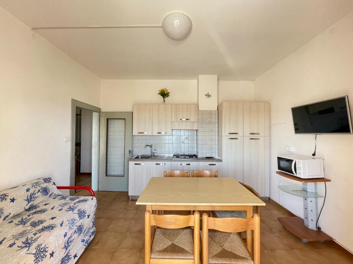Villa Fronte Mare-Carraro Immobiliare Jesolo - Family Apartments Екстер'єр фото