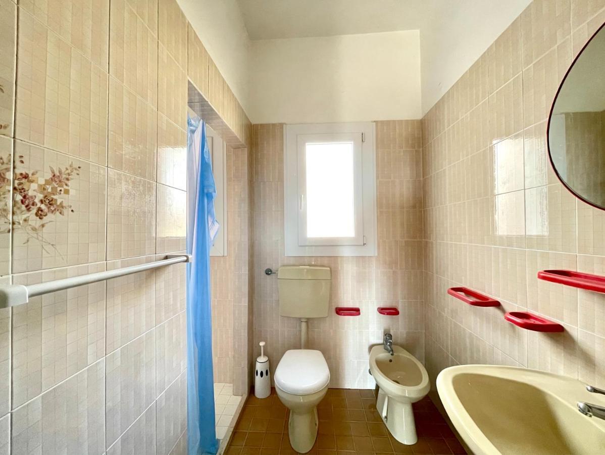 Villa Fronte Mare-Carraro Immobiliare Jesolo - Family Apartments Екстер'єр фото