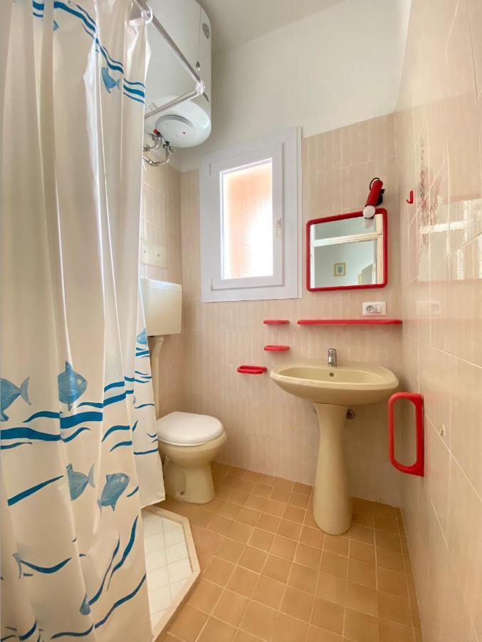 Villa Fronte Mare-Carraro Immobiliare Jesolo - Family Apartments Екстер'єр фото