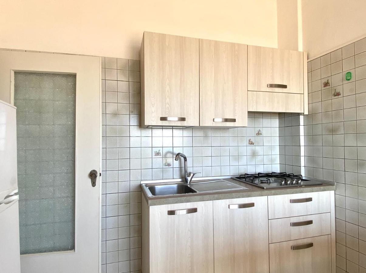 Villa Fronte Mare-Carraro Immobiliare Jesolo - Family Apartments Екстер'єр фото
